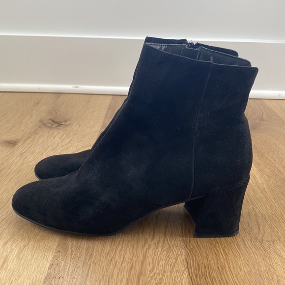 Chinese Laundry Suede healed bootie - Picture 4 of 7